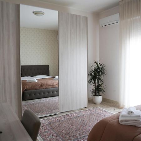 Blancohouse - Berto Luxury Rimini Centro Storico Apartment ภายนอก รูปภาพ