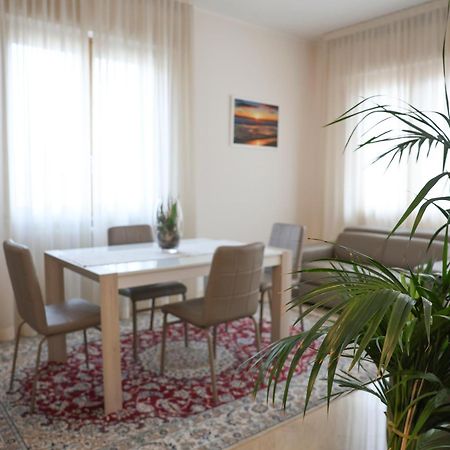 Blancohouse - Berto Luxury Rimini Centro Storico Apartment ภายนอก รูปภาพ