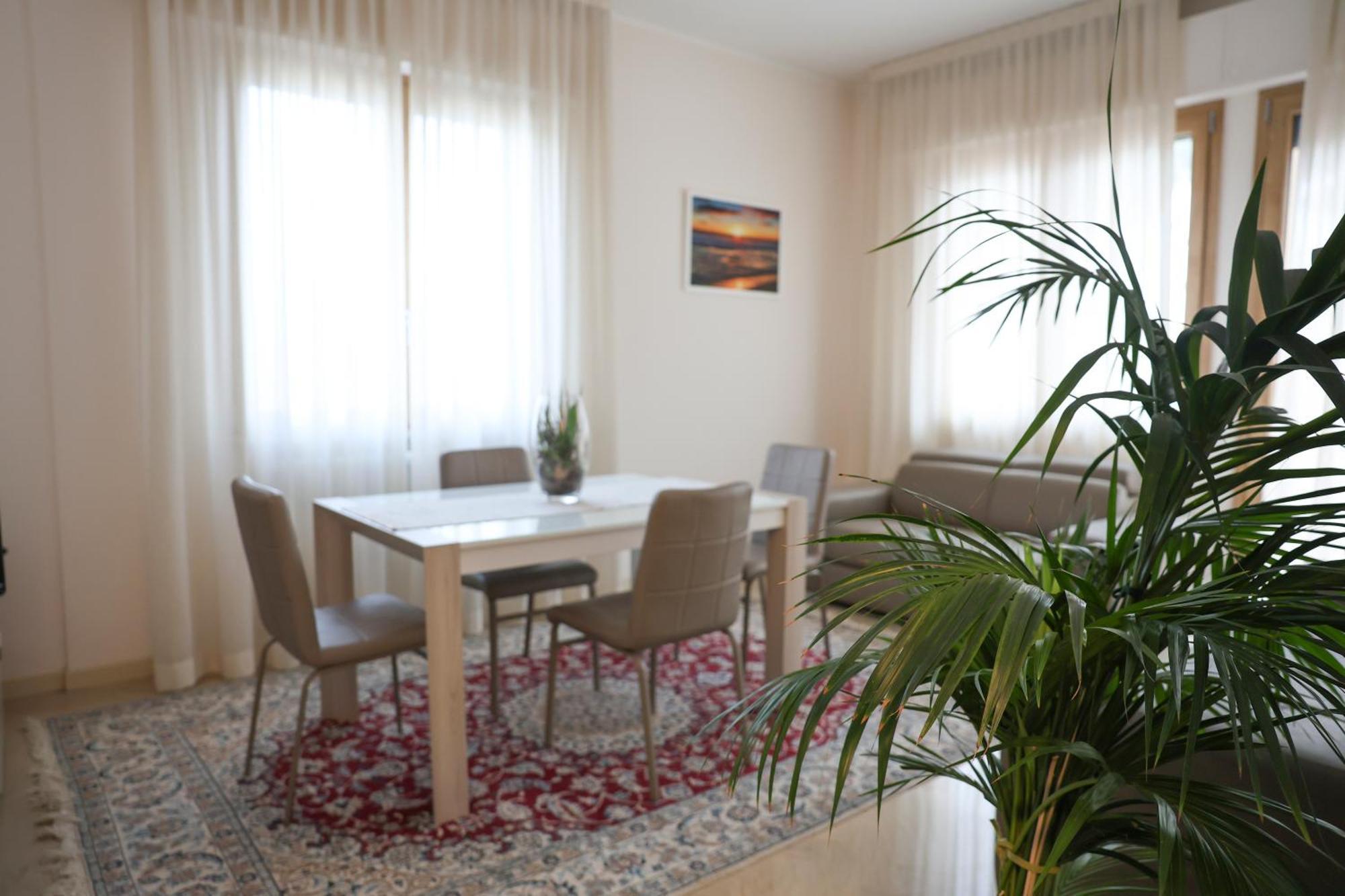 Blancohouse - Berto Luxury Rimini Centro Storico Apartment ภายนอก รูปภาพ