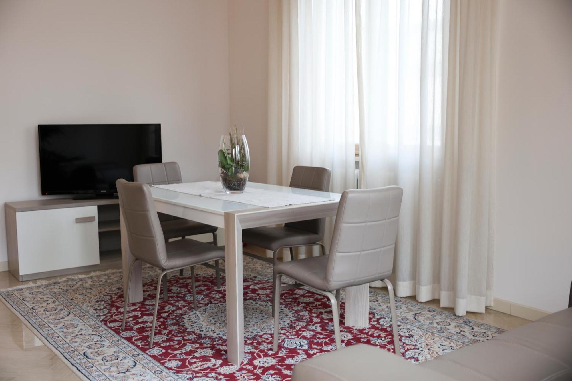 Blancohouse - Berto Luxury Rimini Centro Storico Apartment ภายนอก รูปภาพ